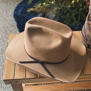 Resistol Stagecoach felt cowboy hat.